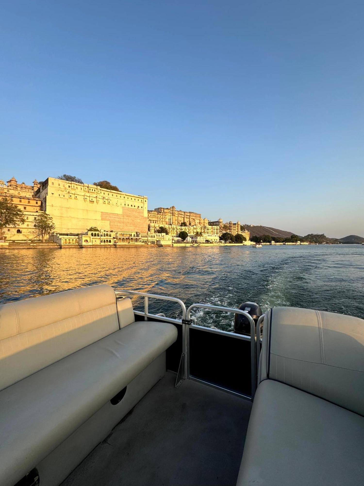 Udai Kothi Hotel Udaipur Bagian luar foto