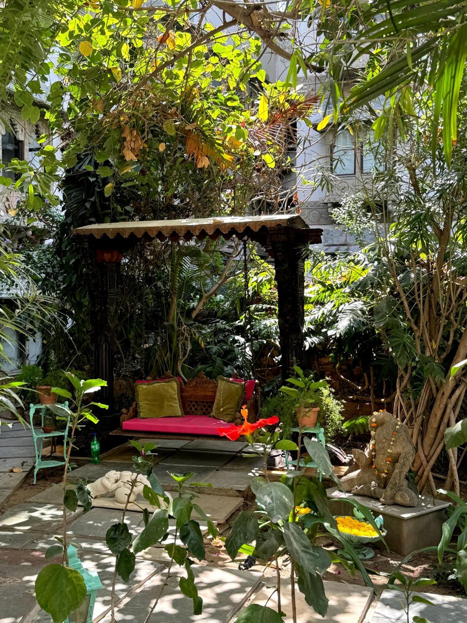 Udai Kothi Hotel Udaipur Bagian luar foto