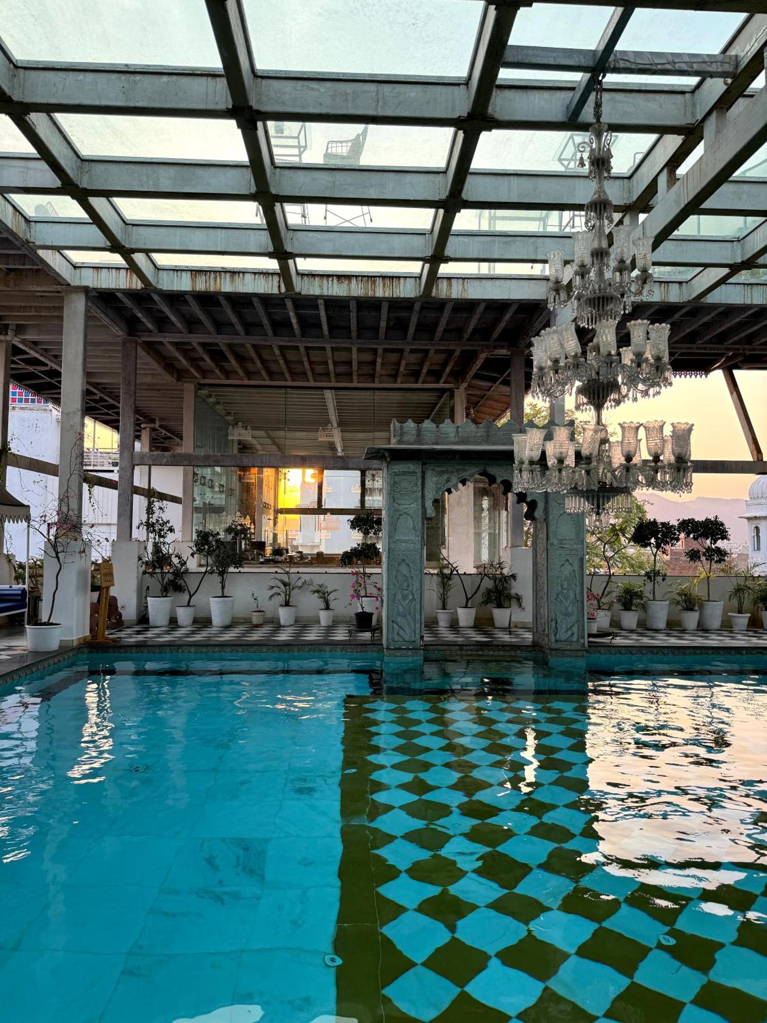 Udai Kothi Hotel Udaipur Bagian luar foto