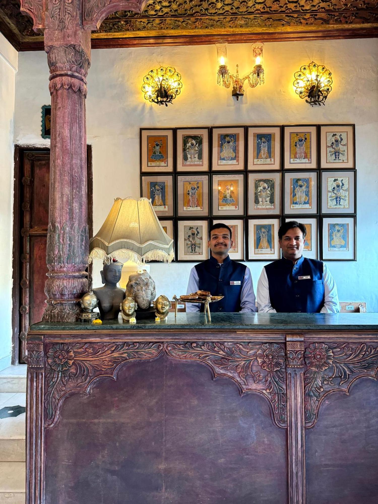 Udai Kothi Hotel Udaipur Bagian luar foto