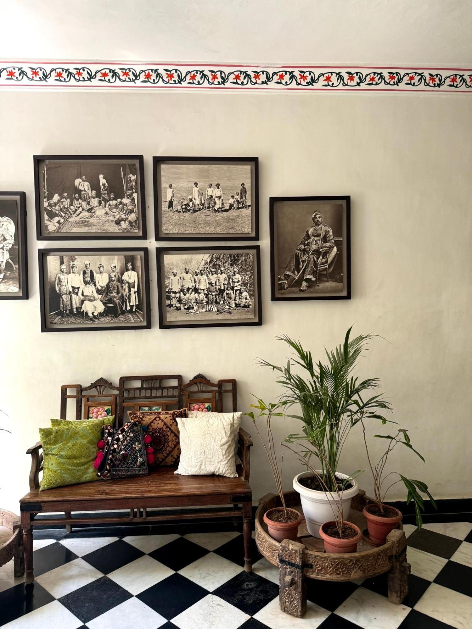 Udai Kothi Hotel Udaipur Bagian luar foto