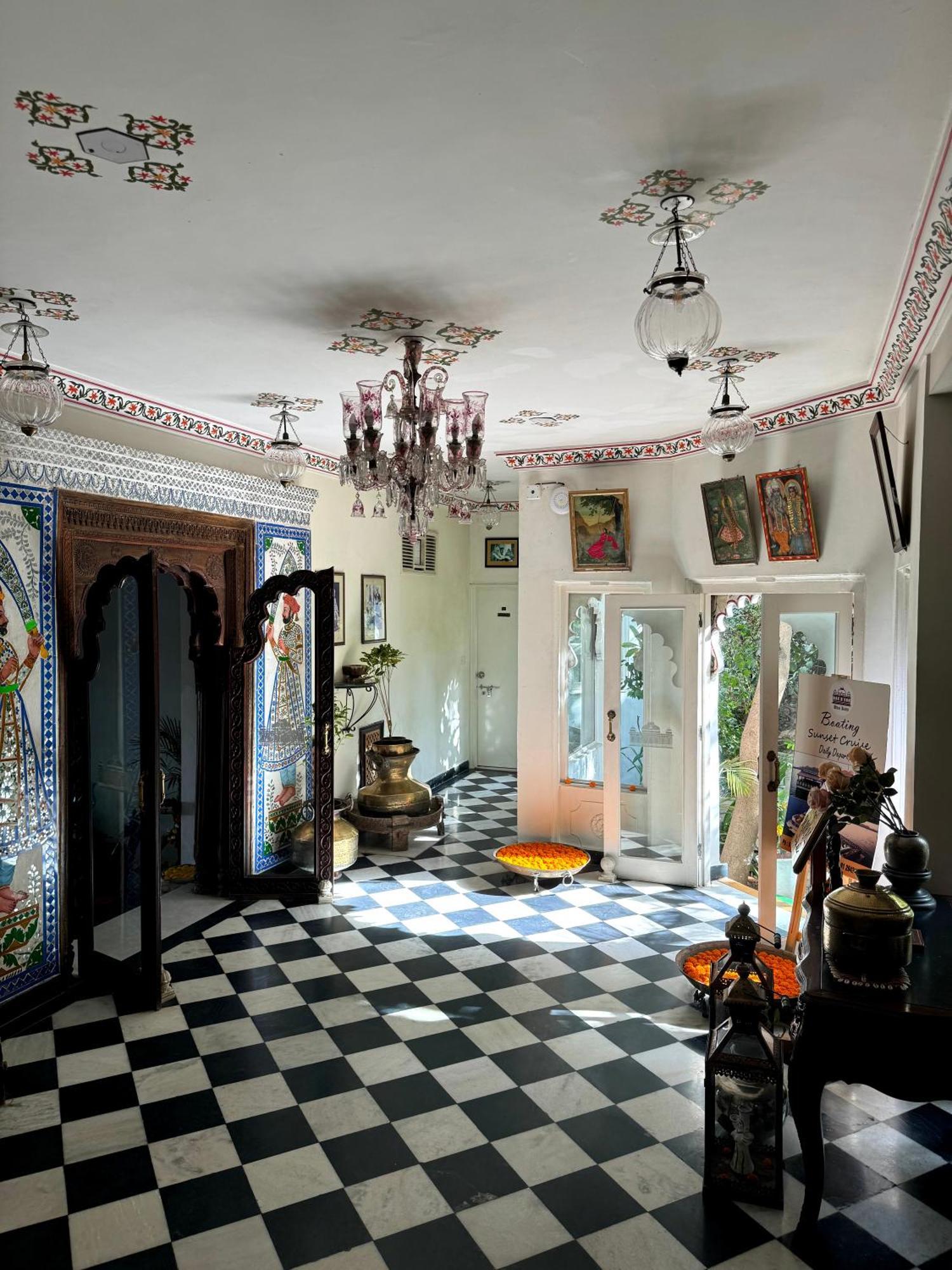 Udai Kothi Hotel Udaipur Bagian luar foto