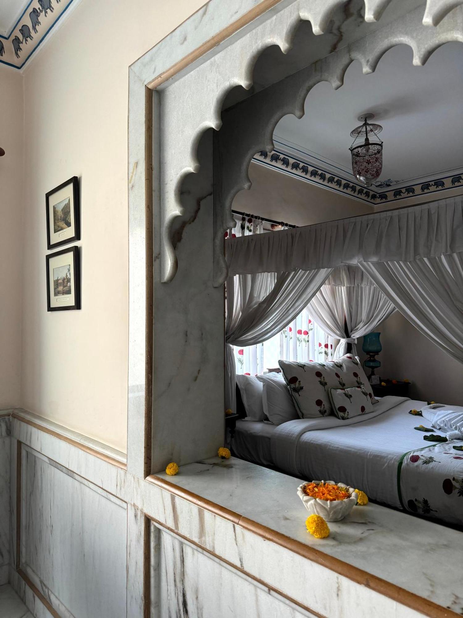 Udai Kothi Hotel Udaipur Bagian luar foto