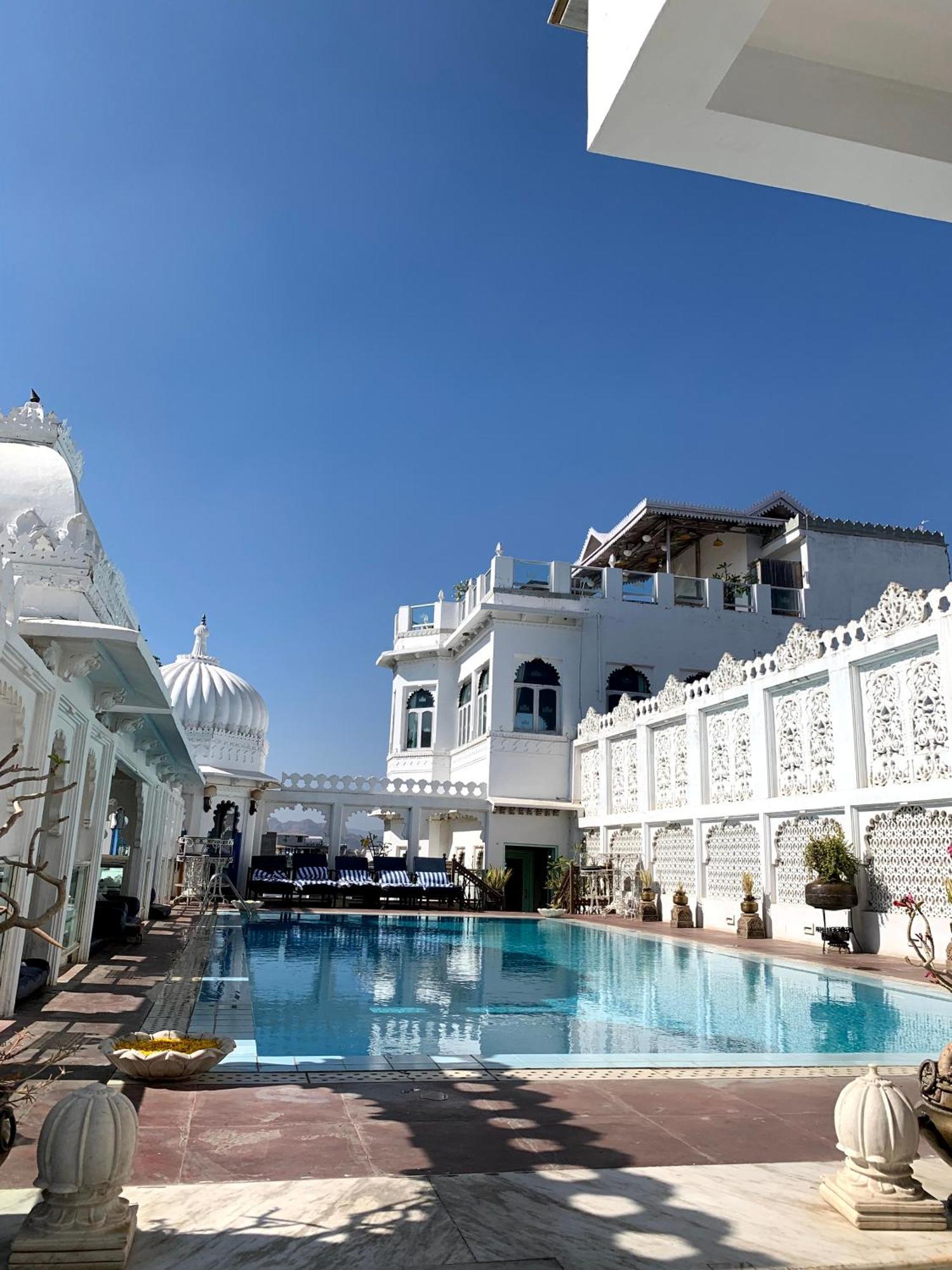 Udai Kothi Hotel Udaipur Bagian luar foto
