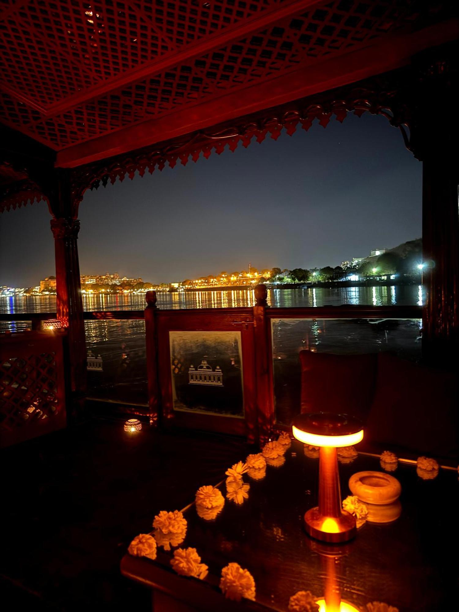 Udai Kothi Hotel Udaipur Bagian luar foto
