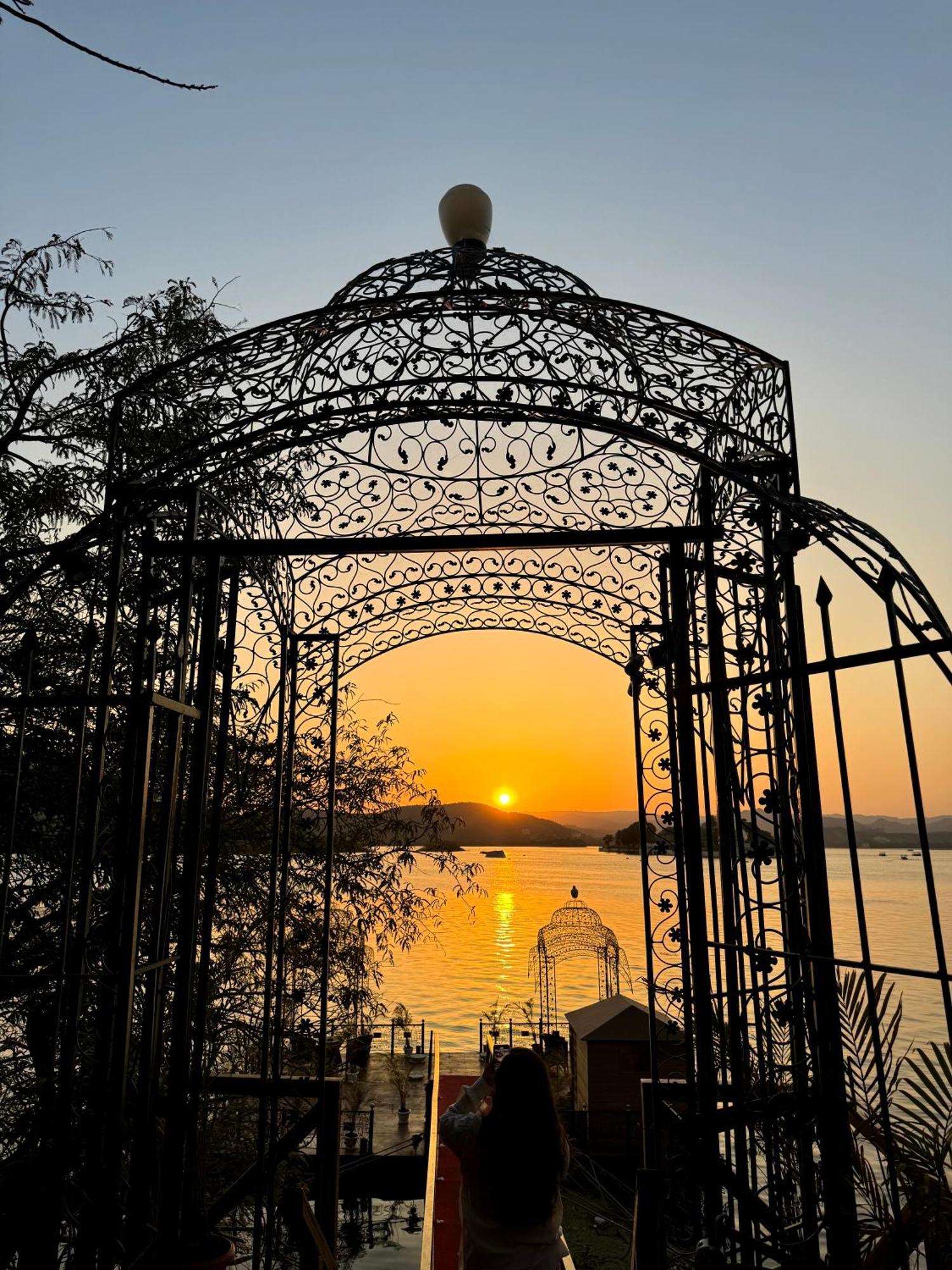 Udai Kothi Hotel Udaipur Bagian luar foto