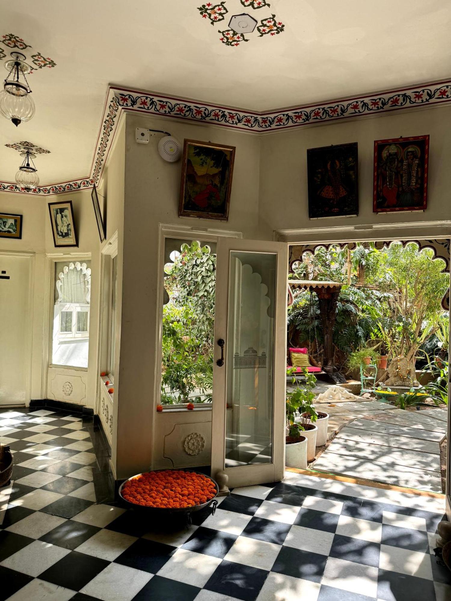 Udai Kothi Hotel Udaipur Bagian luar foto