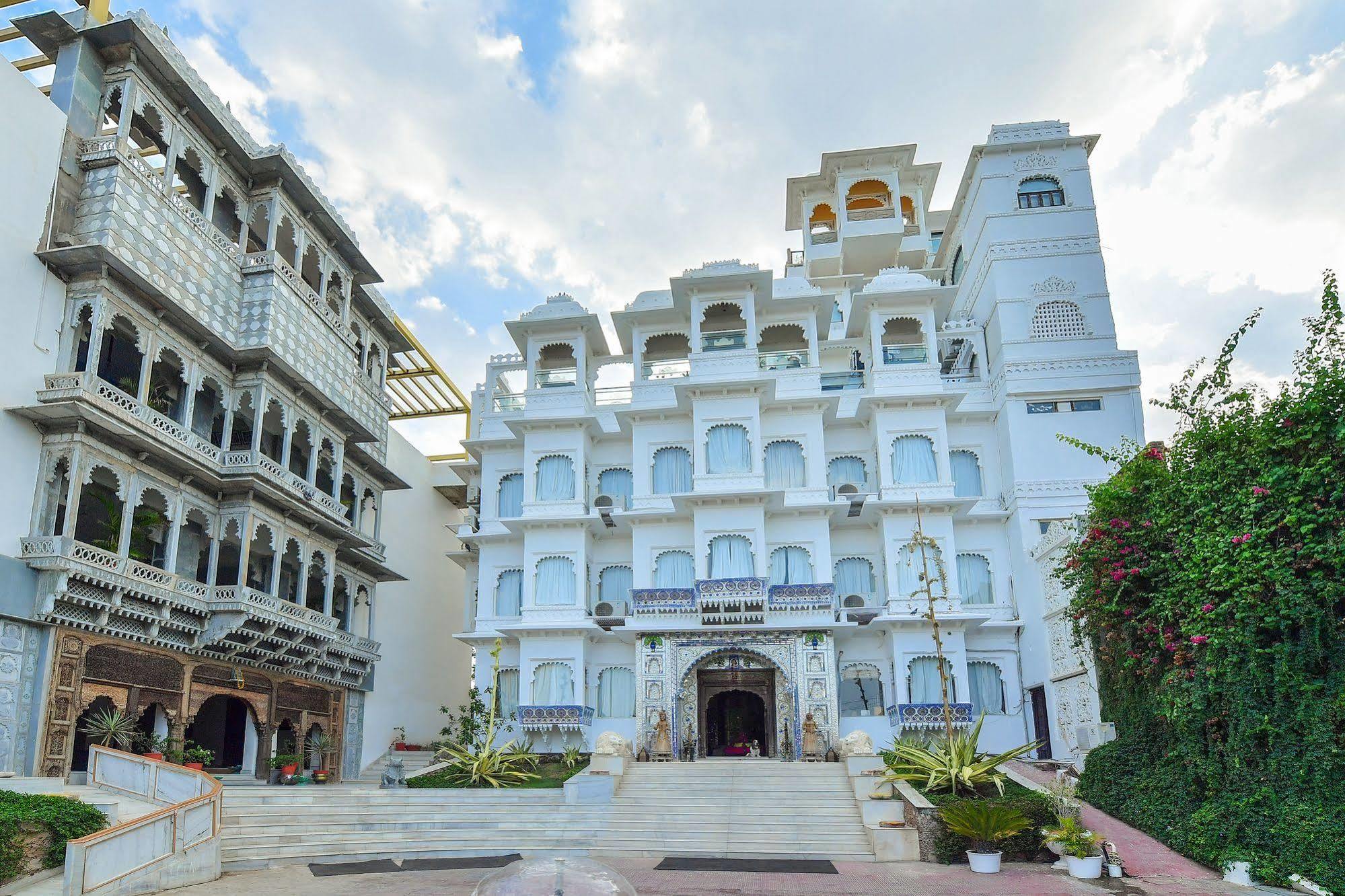 Udai Kothi Hotel Udaipur Bagian luar foto